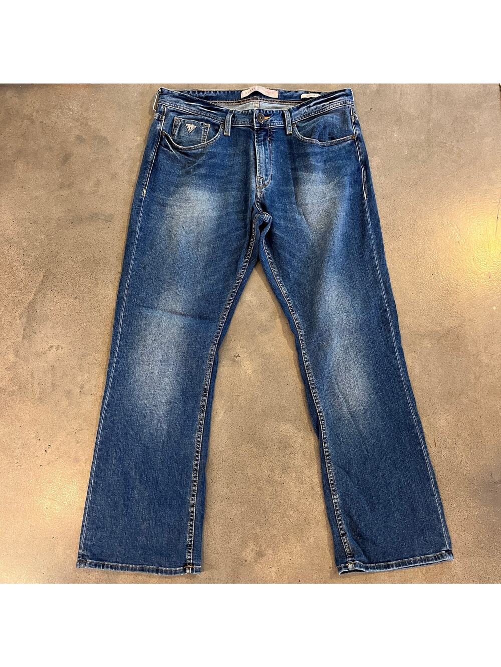 GUESS Jeans Regular Boot cut blue denim Mens 36 x 30 casual pants straight